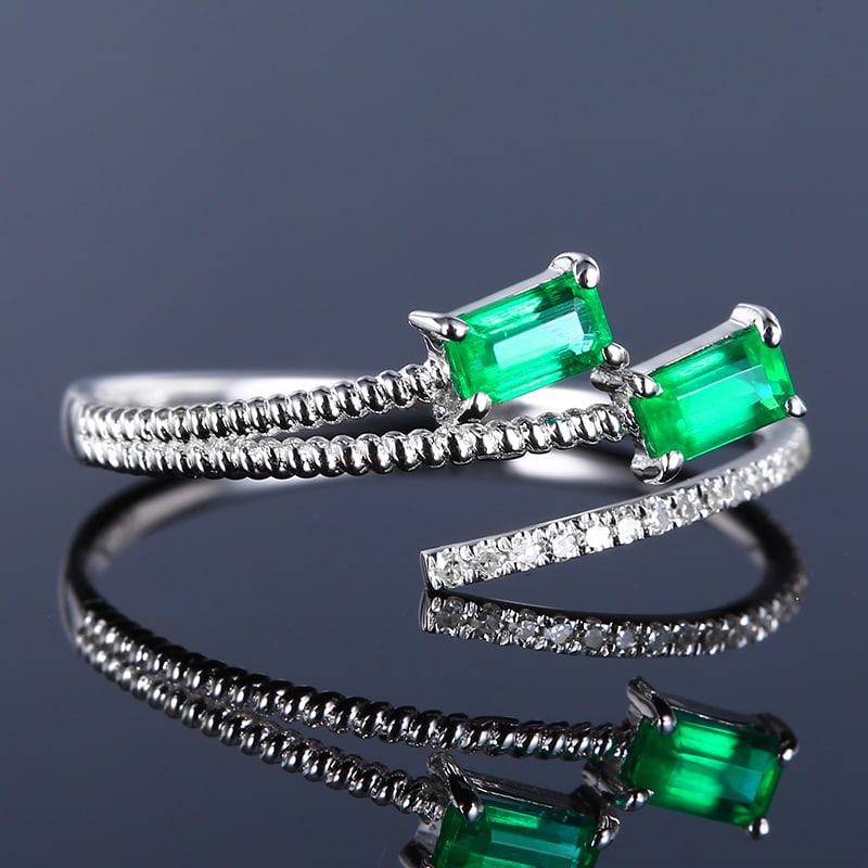 14k Gold 0.49 Ctw Vivid Green Natural Emerald & Diamond Ring - 2