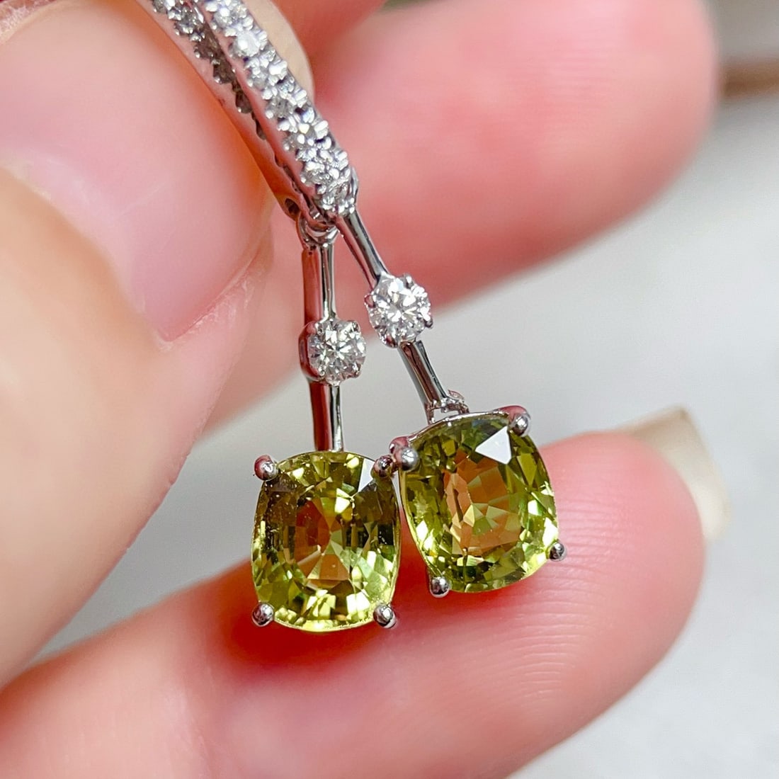 14k Gold 2.9 Ct Natural Sapphire & Diamond Earrings: Ref:230951090 // gold content:14k gold // main gemstone:sapphire // shape:cushion // carat weight:2. 9ct // color:yellow // treatment:natural // // adjacent gemstone 2 : diamond // number of