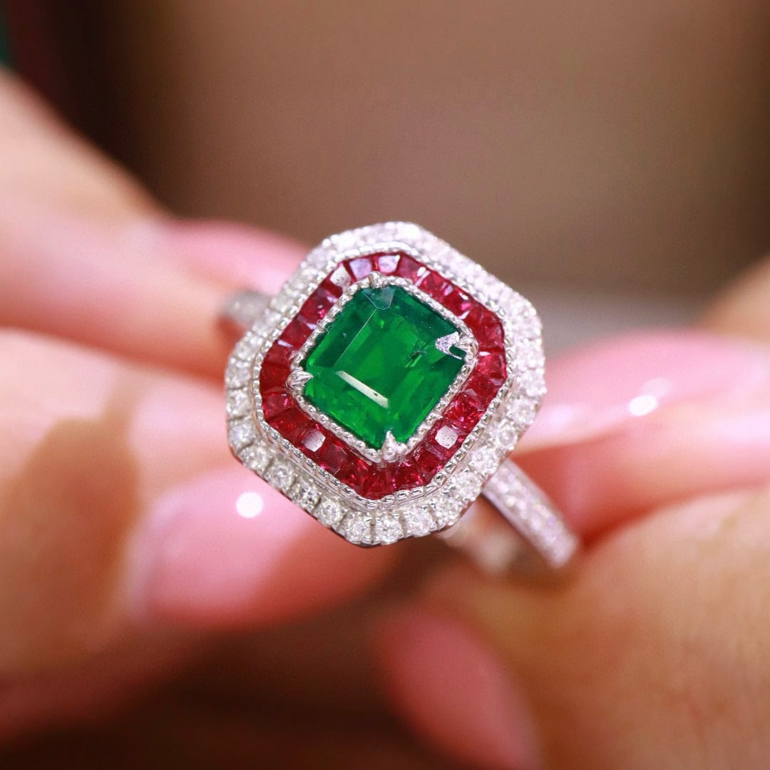 14k Gold 0.87 Ctw Vivid Green Natural Emerald & Diamond Ring - 3