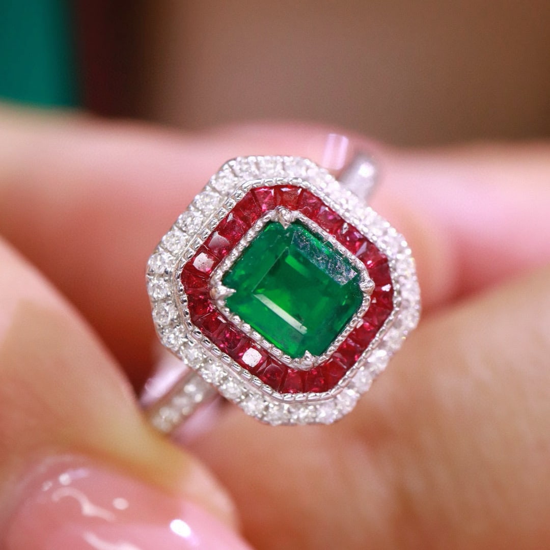 14k Gold 0.87 Ctw Vivid Green Natural Emerald & Diamond Ring - 6