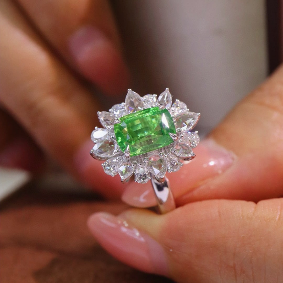 14k Gold 2.87 Ctw Natural Tsavorite & Diamond Ring - 5