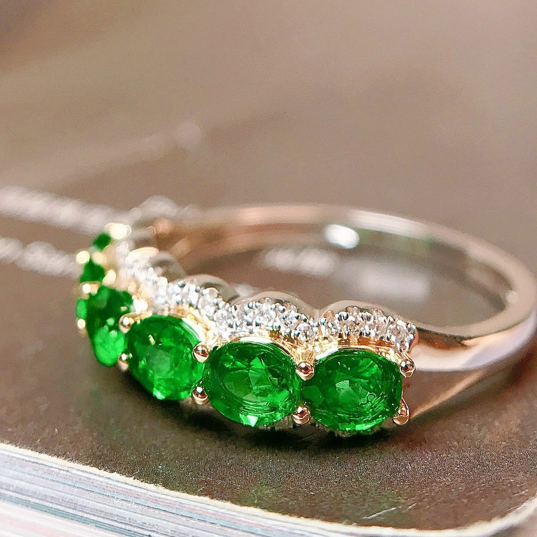 14k Gold 1.07 Ctw Vivid Green Natural Emerald & Diamond Ring - 2