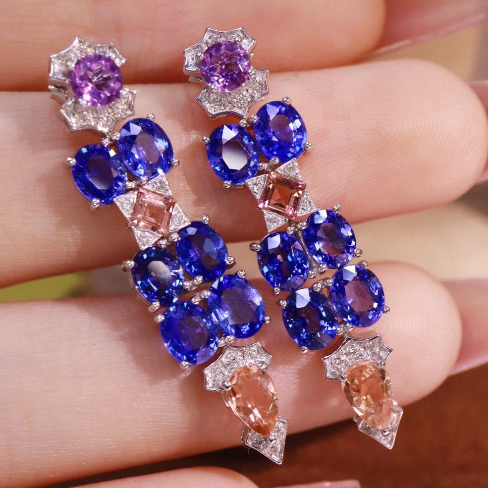 14k Gold 5.75 Ctw Natural Sapphire & Diamond Earrings: Ref:230951194 // gold content:14k gold // main gemstone:sapphire // shape:oval // carat weight:5. 58ct // color:royal blue // treatment:natural // // adjacent gemstone 2 : diamond // shape:round //