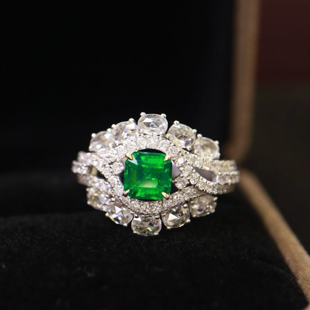 14k Gold 1.81 Ctw Vivid Green Natural Emerald & Diamond Ring: Ref:230951199 // gold content:14k gold // ring size:7. 25us // // main gemstone:emerald // shape:octagonal // carat weight:0. 72ct // color:vivid green // treatment:natural // // adjacent gemstone 2 :