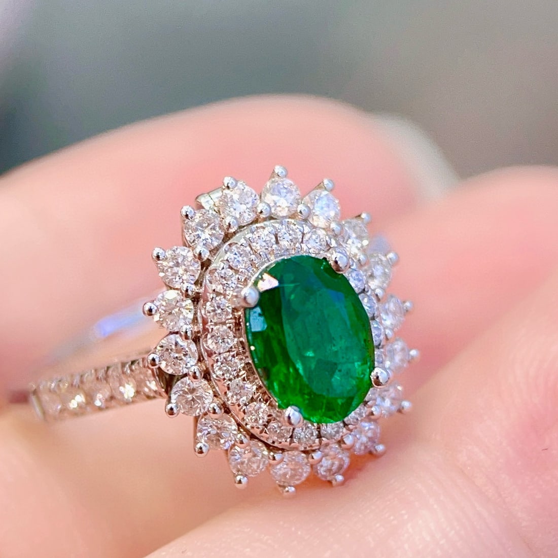 14k Gold 1.74 Ctw Vivid Green Natural Emerald & Diamond Ring - 3