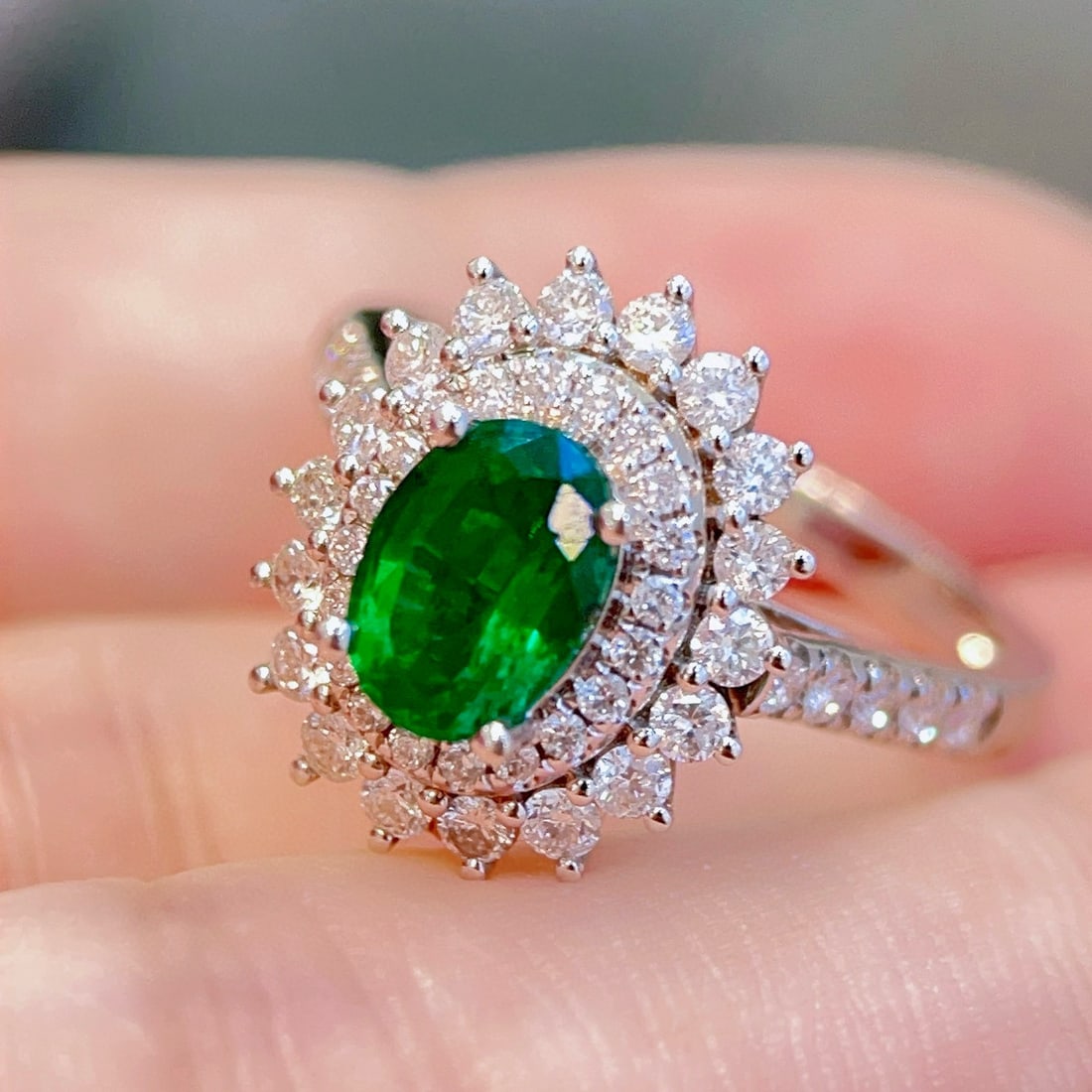 14k Gold 1.74 Ctw Vivid Green Natural Emerald & Diamond Ring - 4