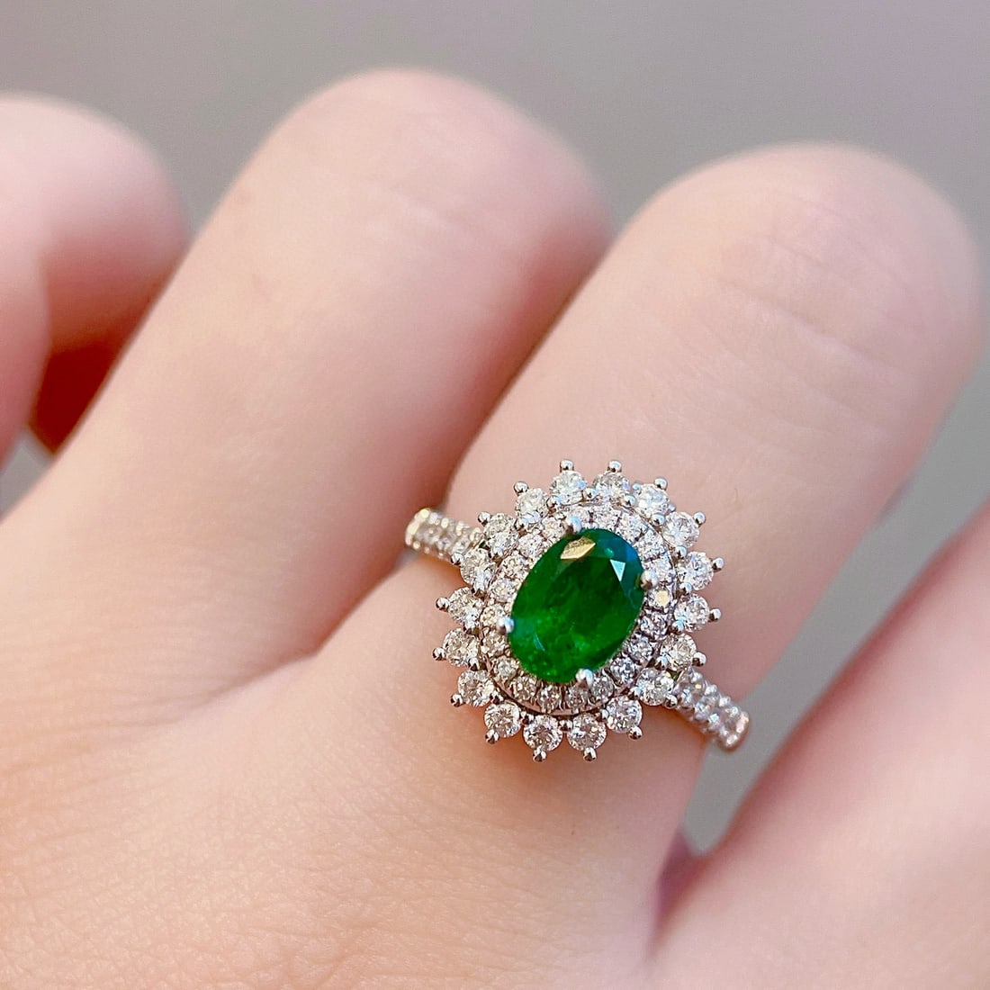 14k Gold 1.74 Ctw Vivid Green Natural Emerald & Diamond Ring - 5
