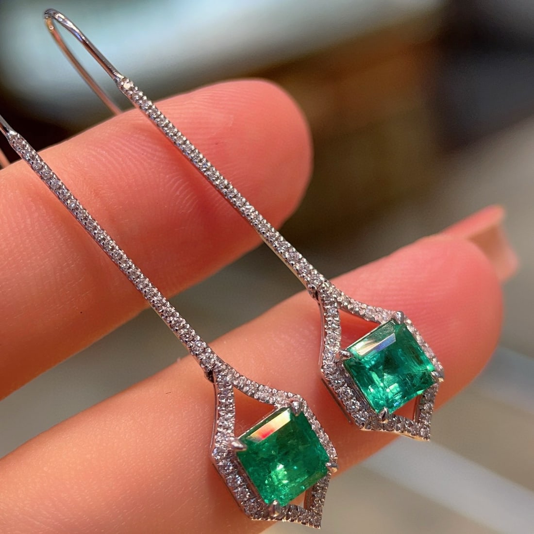 14k Gold 2.42 Ctw Vivid Green Natural Emerald & Diamond Earrings: Ref:230951218 // gold content:14k gold // main gemstone:emerald // shape:octagonal // carat weight:2. 03ct // color:vivid green // treatment:natural // // adjacent gemstone 2 : diamond //
