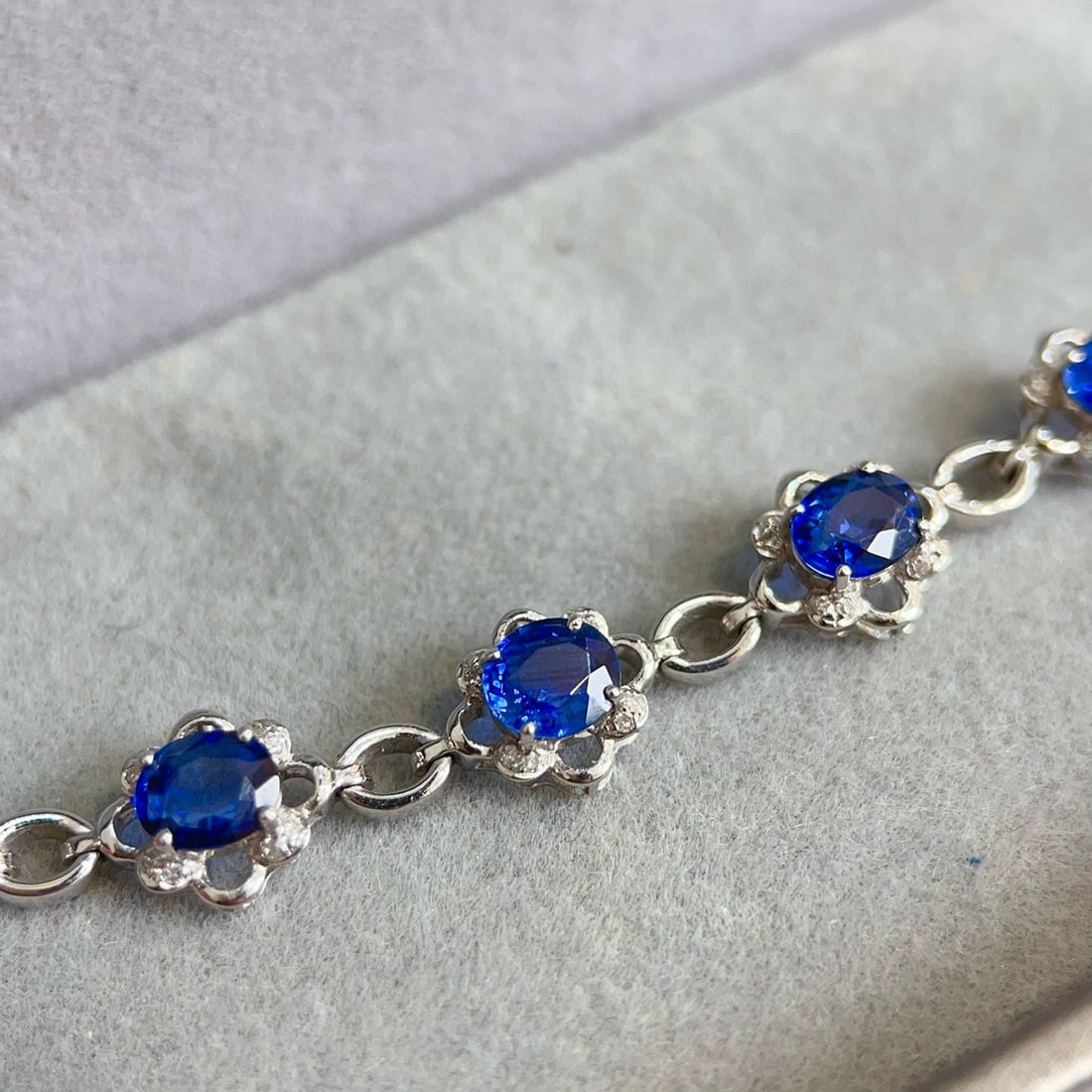 14k Gold 3 Ct Natural Sapphire & Diamond Bracelet - 2