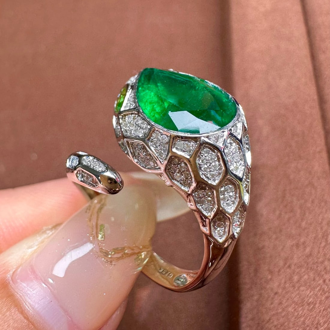 14k Gold 3.63 Ct Vivid Green Natural Emerald & Diamond & Tsavorite Ring - 2