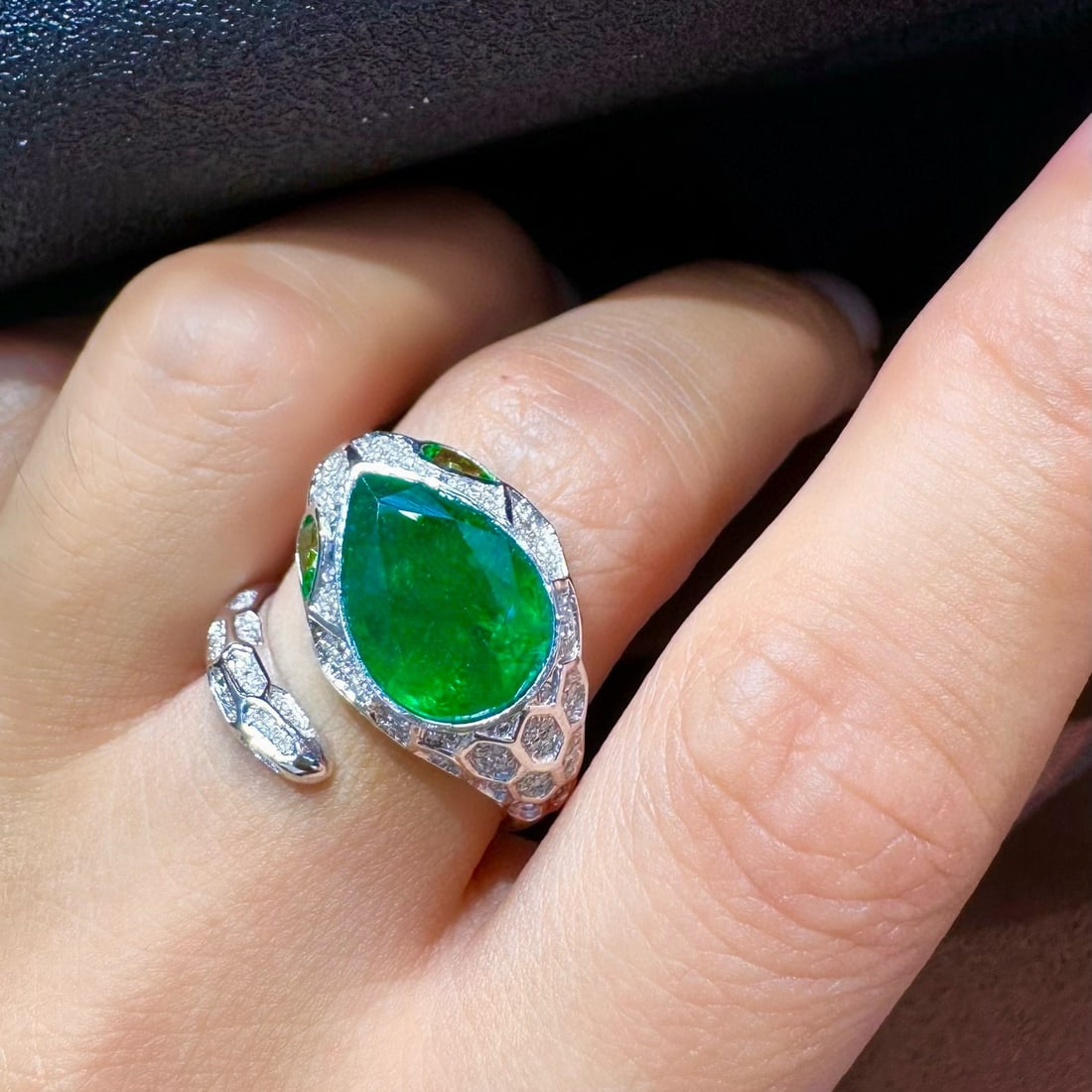 14k Gold 3.63 Ct Vivid Green Natural Emerald & Diamond & Tsavorite Ring - 4