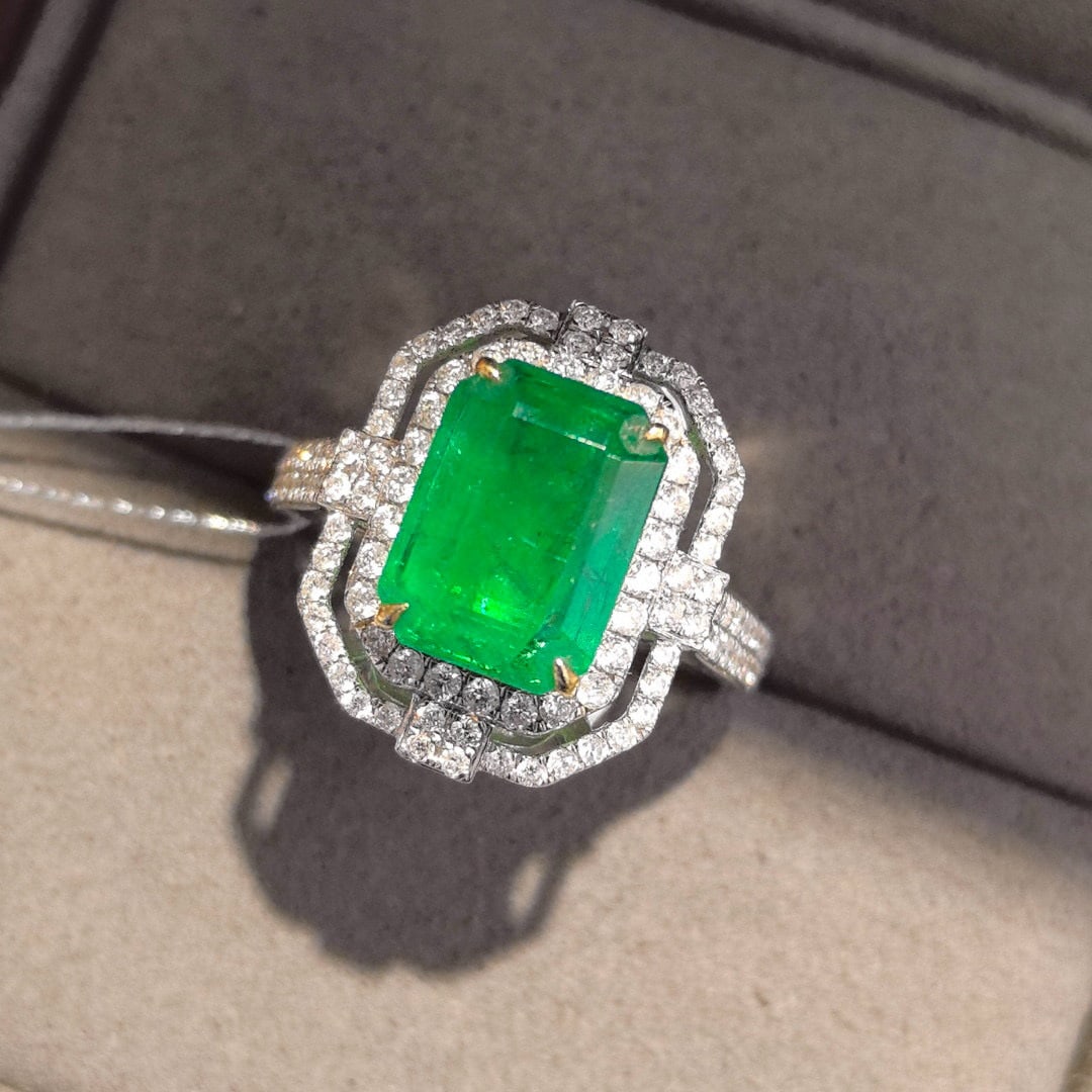 14k Gold 3.81 Ctw Vivid Green Natural Emerald & Diamond Ring - 3