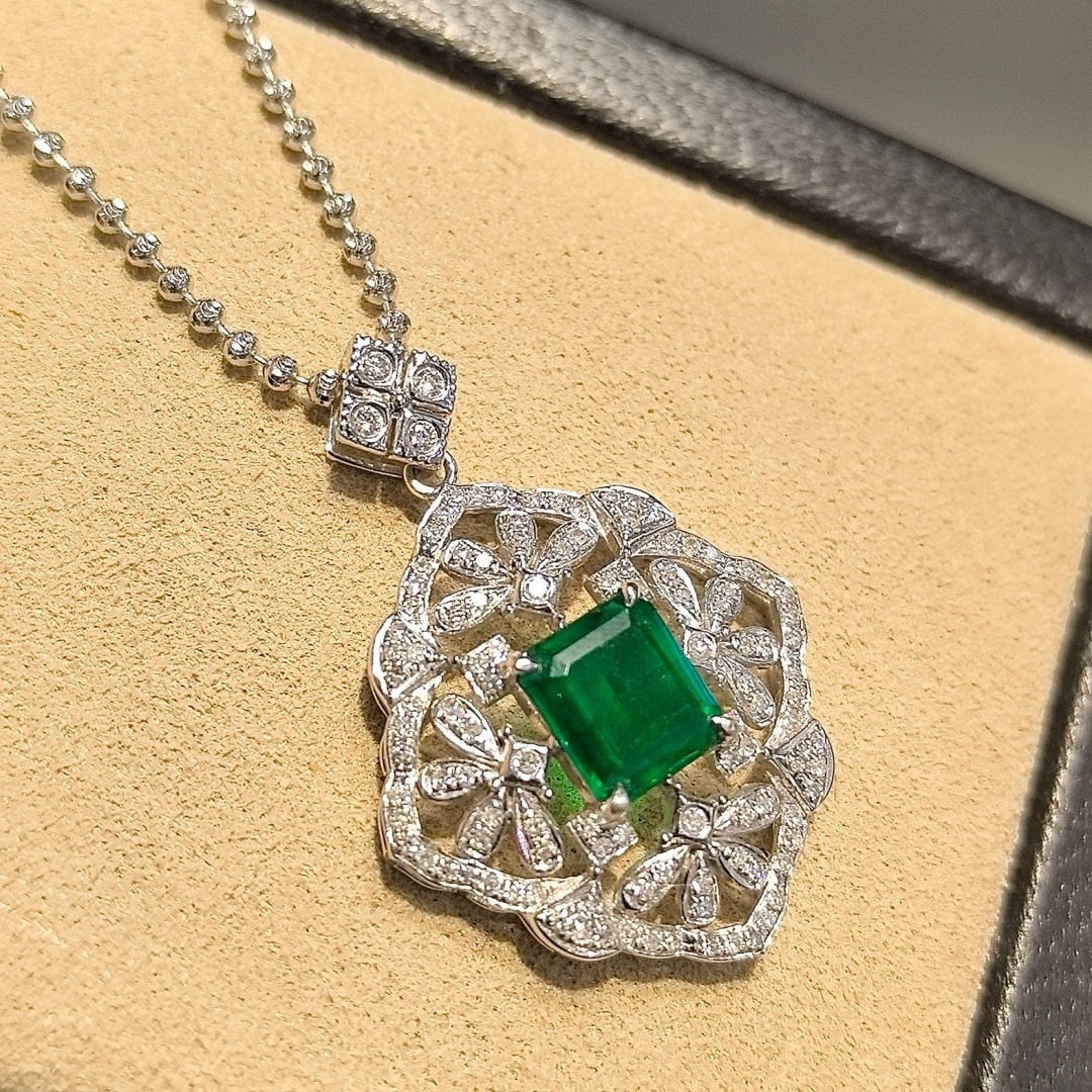 14k Gold 1.30 Ctw Natural Emerald & Diamond Pendant( Without Chain ): Ref:230952086 // gold content:14k gold // main gemstone:emerald // shape:octagonal // carat weight:0. 95ct // color:green // treatment:natural // // adjacent gemstone 2 : diamond // shape:round //