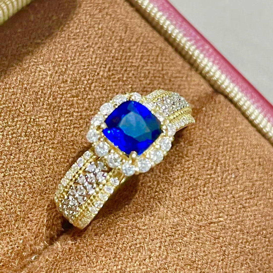 14k Gold 1.05 Ct Natural Sapphire & Diamond Ring: Ref:230952127 // gold content:14k gold // ring size:7. 25us // // main gemstone:sapphire // shape:cushion // carat weight:1. 05ct // color:royal blue // treatment:natural // // adjacent gemstone 2 : d