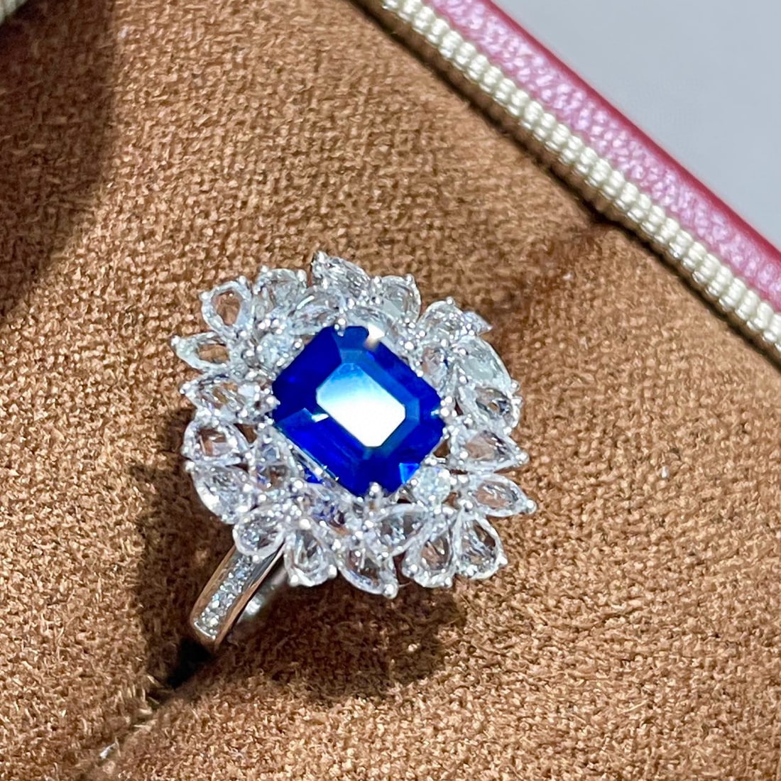 14k Gold 1.06 Ct Natural Sapphire & Sapphire & Diamond Ring: Ref:230952130 // gold content:14k gold // ring size:7. 25us // // main gemstone:sapphire // shape:octagonal // carat weight:1. 06ct // color:royal blue // treatment:natural // // adjacent gemstone