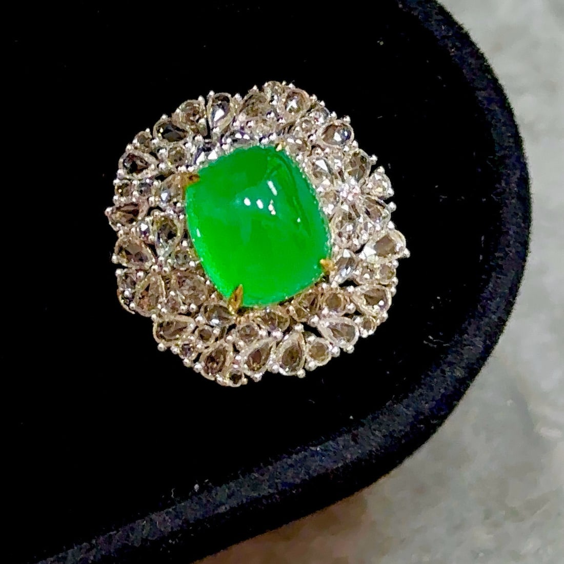 14k Gold 4.2 Ct Vivid Green Natural Emerald & Sapphire & Diamond Ring - 3