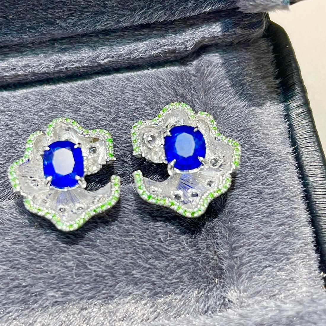 14k Gold 1.9 Ct Natural Sapphire & Tsavorite & Diamond Earrings - 4