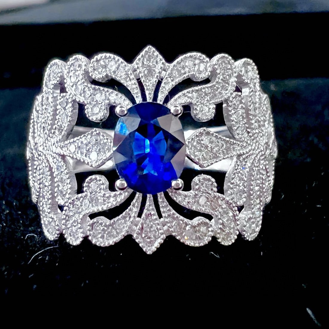 14k Gold 0.7 Ct Natural Sapphire & Diamond Ring - 2