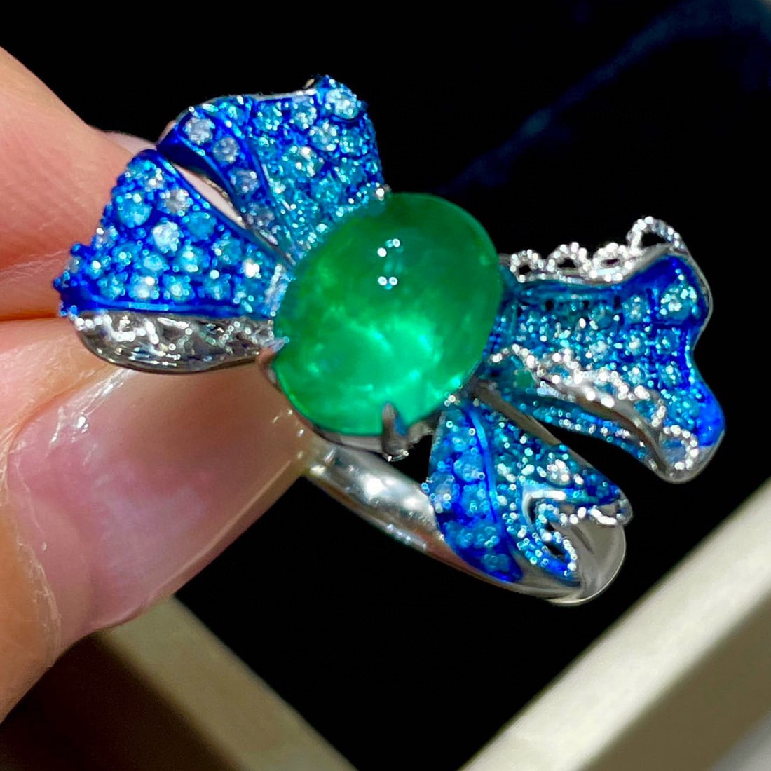 14k Gold 2 Ct Vivid Green Natural Emerald & Diamond Ring - 3