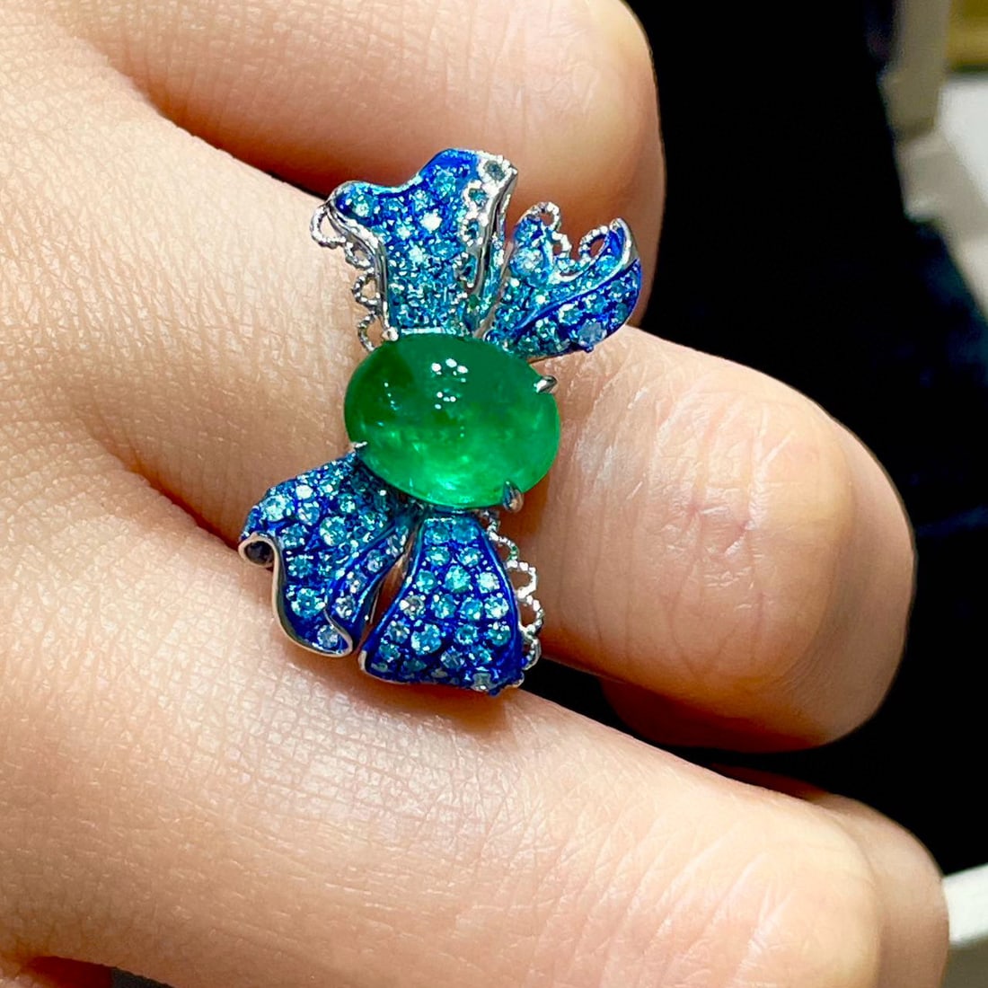 14k Gold 2 Ct Vivid Green Natural Emerald & Diamond Ring - 6