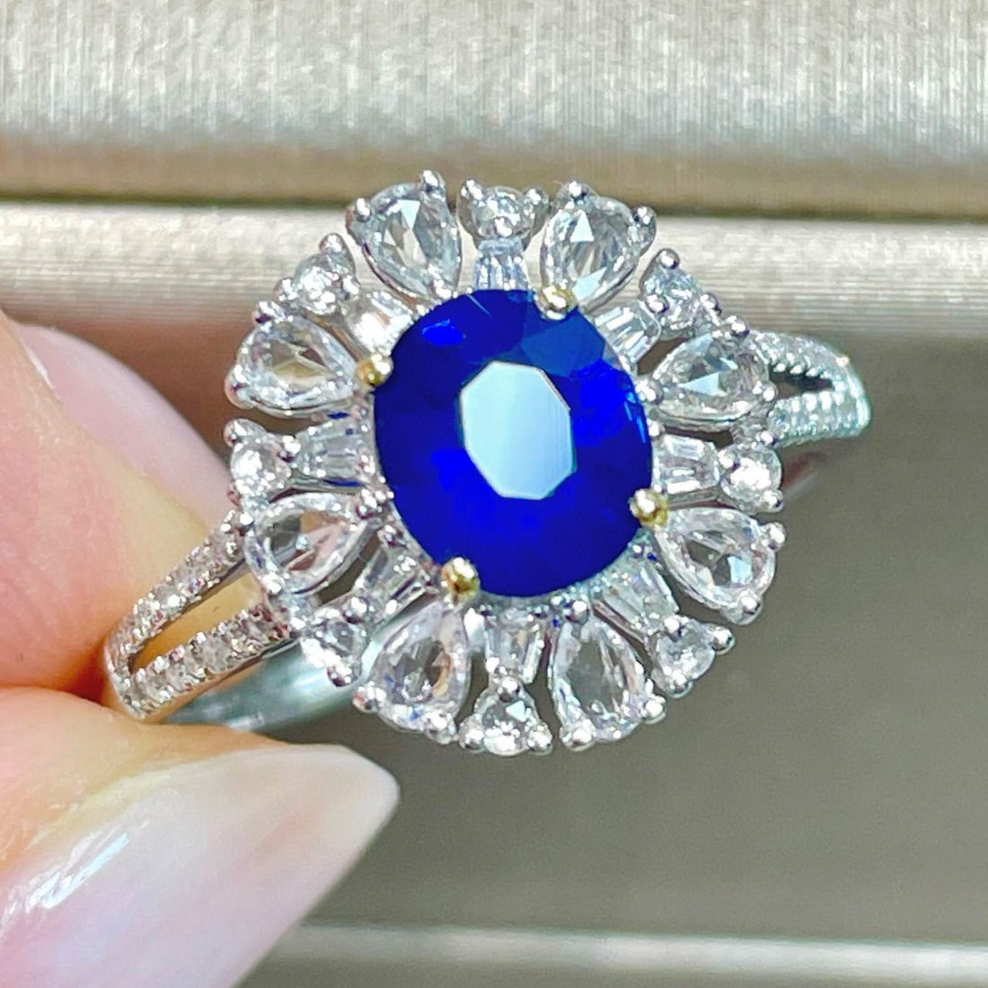 14k Gold 1.1 Ct Natural Sapphire & Sapphire & Diamond Ring: Ref:230952161 // gold content:14k gold // ring size:7. 25us // // main gemstone:sapphire // shape:oval // carat weight:1. 1ct // color:royal blue // treatment:natural // // adjacent gemstone 2 : sapph
