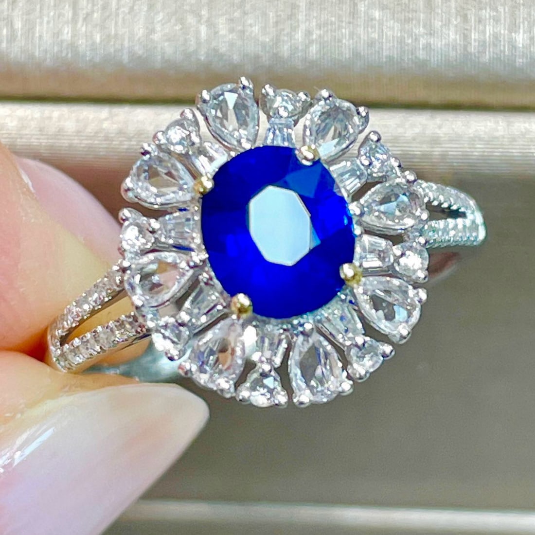 14k Gold 1.1 Ct Natural Sapphire & Sapphire & Diamond Ring - 4