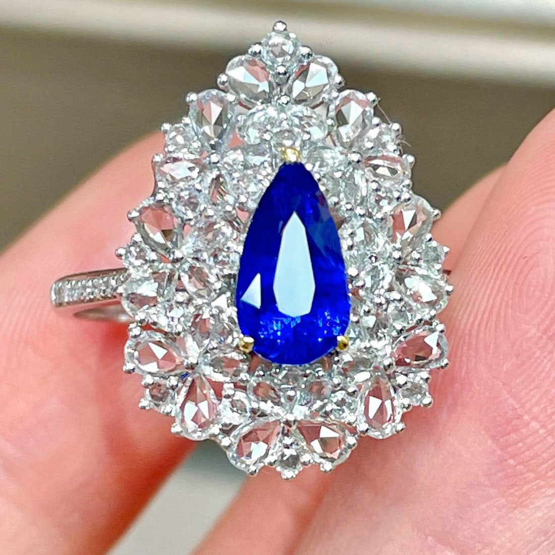 14k Gold 1.11 Ct Natural Sapphire & Sapphire & Diamond Ring - 4