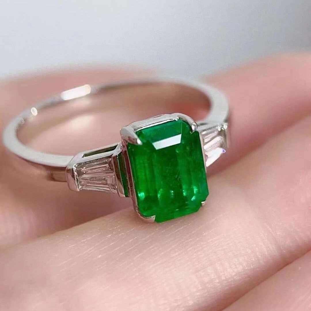 14k Gold 1.80 Ctw Vivid Green Natural Emerald & Diamond Ring - 4