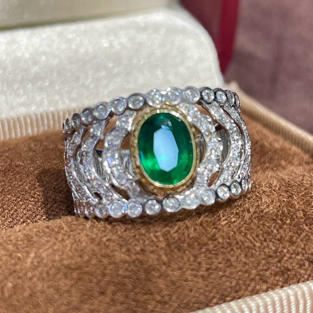 14k Gold 0.71 Ct Vivid Green Natural Emerald & Diamond Ring - 2