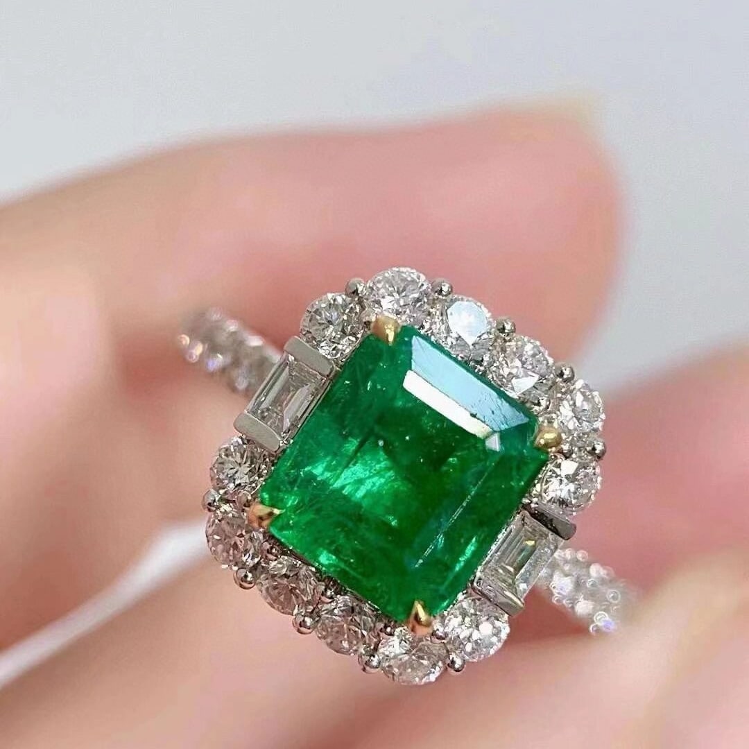 14k Gold 2.92 Ctw Vivid Green Natural Emerald & Diamond Ring: Ref:230952240 // gold content:14k gold // ring size:7. 25us // // main gemstone:emerald // shape:octagonal // carat weight:2. 12ct // color:vivid green // treatment:natural // // adjacent gemstone 2 :