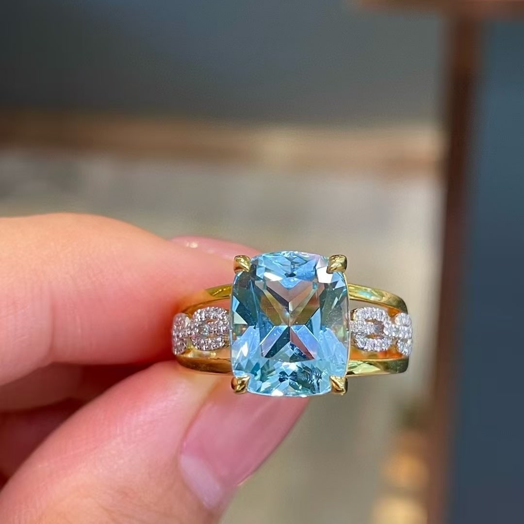 14k Gold 5.01 Ctw Natural Aquamarine & Diamond Ring: Ref:230952359 // gold content:14k gold // ring size:7. 25us // // main gemstone:aquamarine // shape:cushion // carat weight:4. 86ct // color:blue // treatment:natural // // adjacent gemstone 2 :