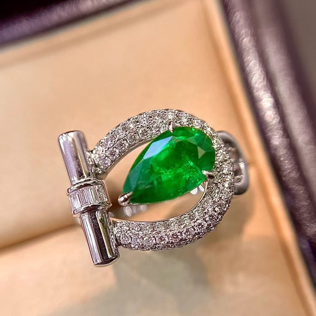 14k Gold 2.39 Ctw Vivid Green Natural Emerald & Diamond Ring (1 of 6)