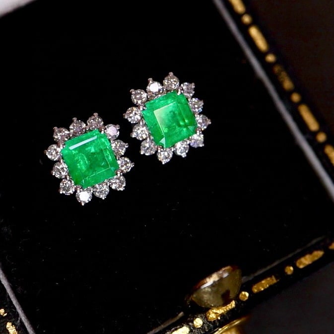 14k Gold 1.02 Ctw Vivid Green Natural Emerald & Diamond Earrings (1 of 6)