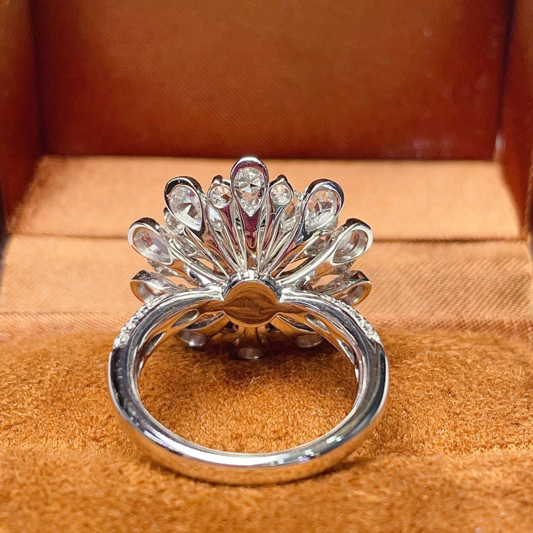 14k Gold 2.14 Ct Vivid Green Natural Emerald & Diamond Ring - 3