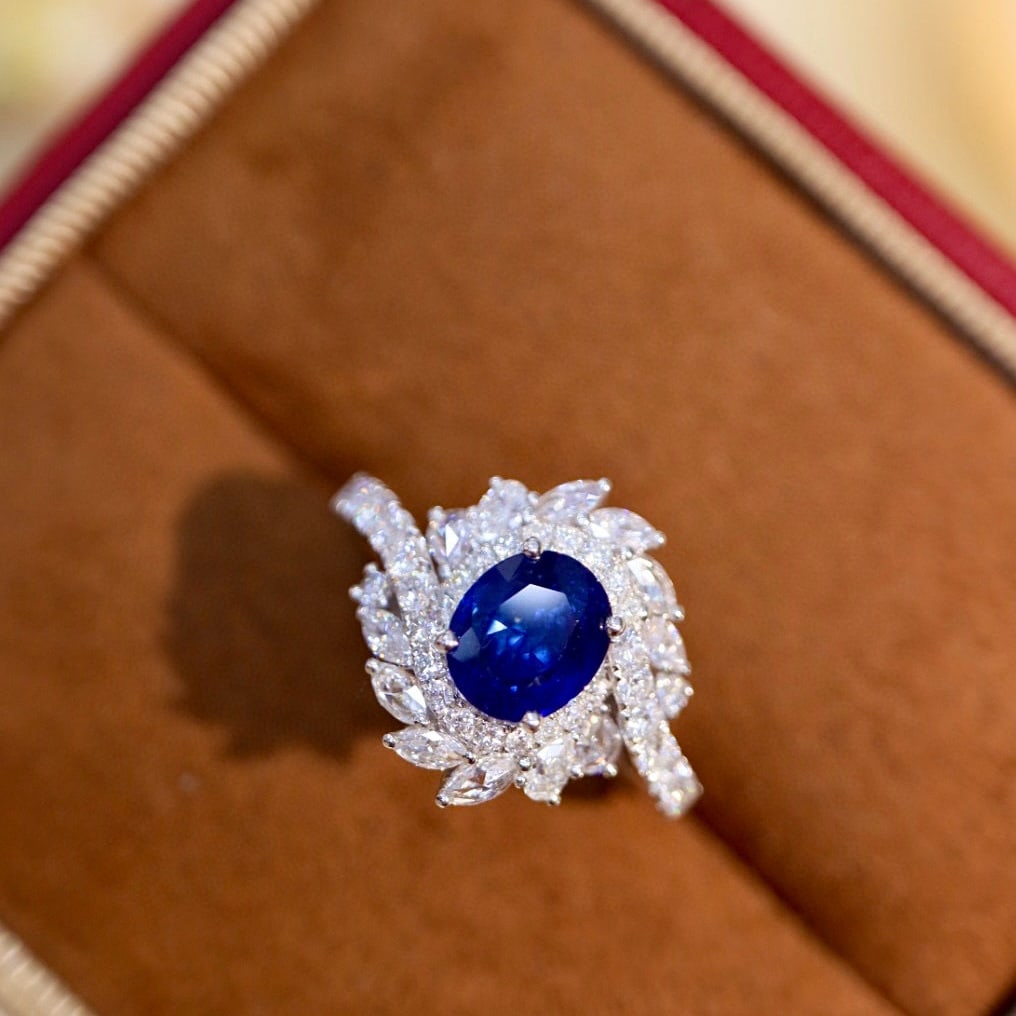 14k Gold 2.31 Ctw Vivid Blue Natural Sapphire & Diamond Ring - 7