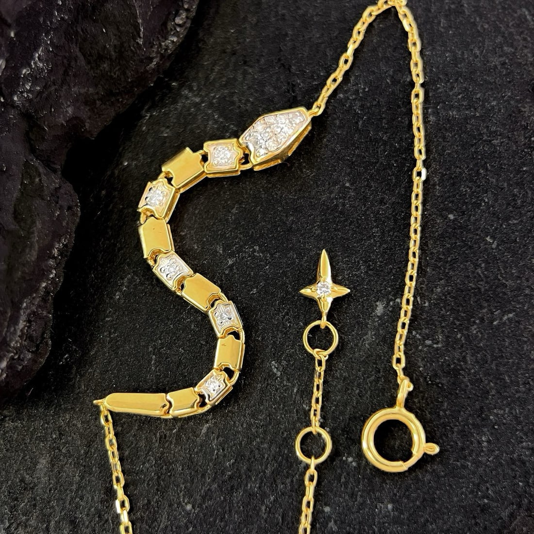 14k Gold 0.13 Ct Natural H Diamond Bracelet: Ref:230953005 // gold content:14k gold // main gemstone:diamond // shape:round // carat weight:0. 13ct // clarity grade:vs-si // color:h // treatment:natural // cut grade:g // Condition: New Low Esti