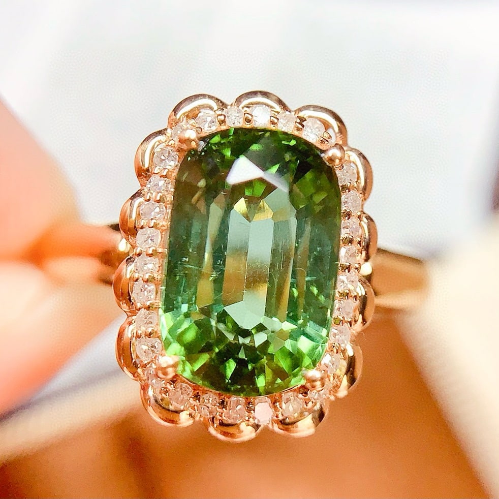 14k Gold 4.58 Ct Natural Tourmaline & Diamond Ring: Ref:230953019 // gold content:14k gold // ring size:7. 25us // // main gemstone:tourmaline // shape:cushion // carat weight:4. 58ct // color:green // treatment:natural // // adjacent gemstone 2 : diam
