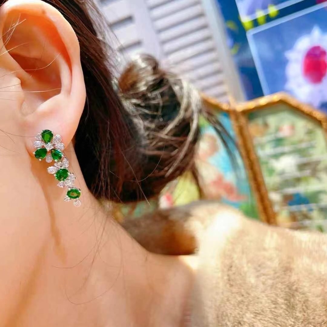 14k Gold 4.21 Ct Vivid Green Natural Tsavorite & Diamond Earrings - 3