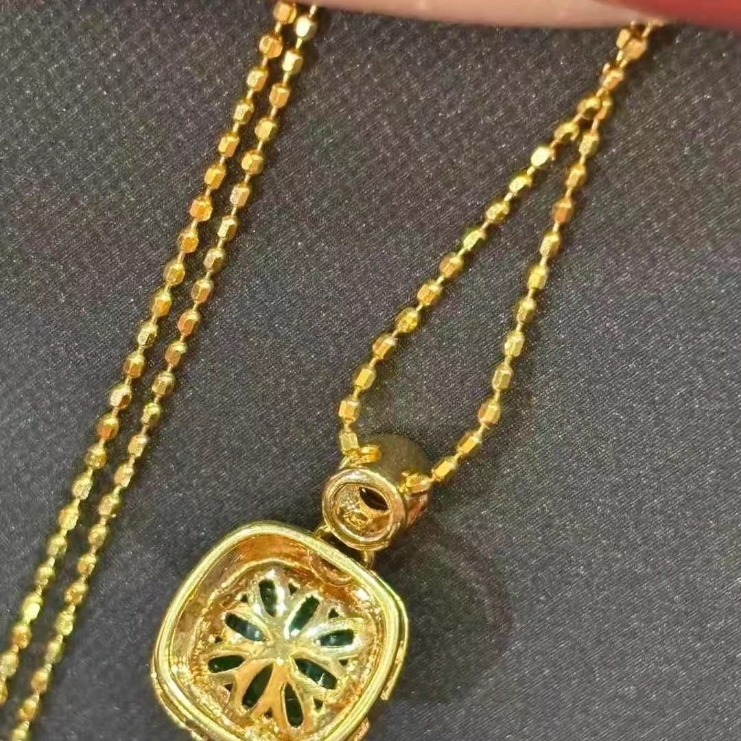 14k Gold 1.15 Ct Vivid Green Natural Emerald & Diamond Necklace - 5