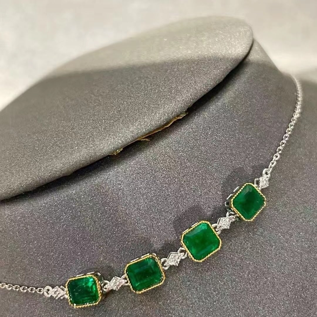 14k Gold 1.8 Ct Vivid Green Natural Emerald & Diamond Bracelet - 3