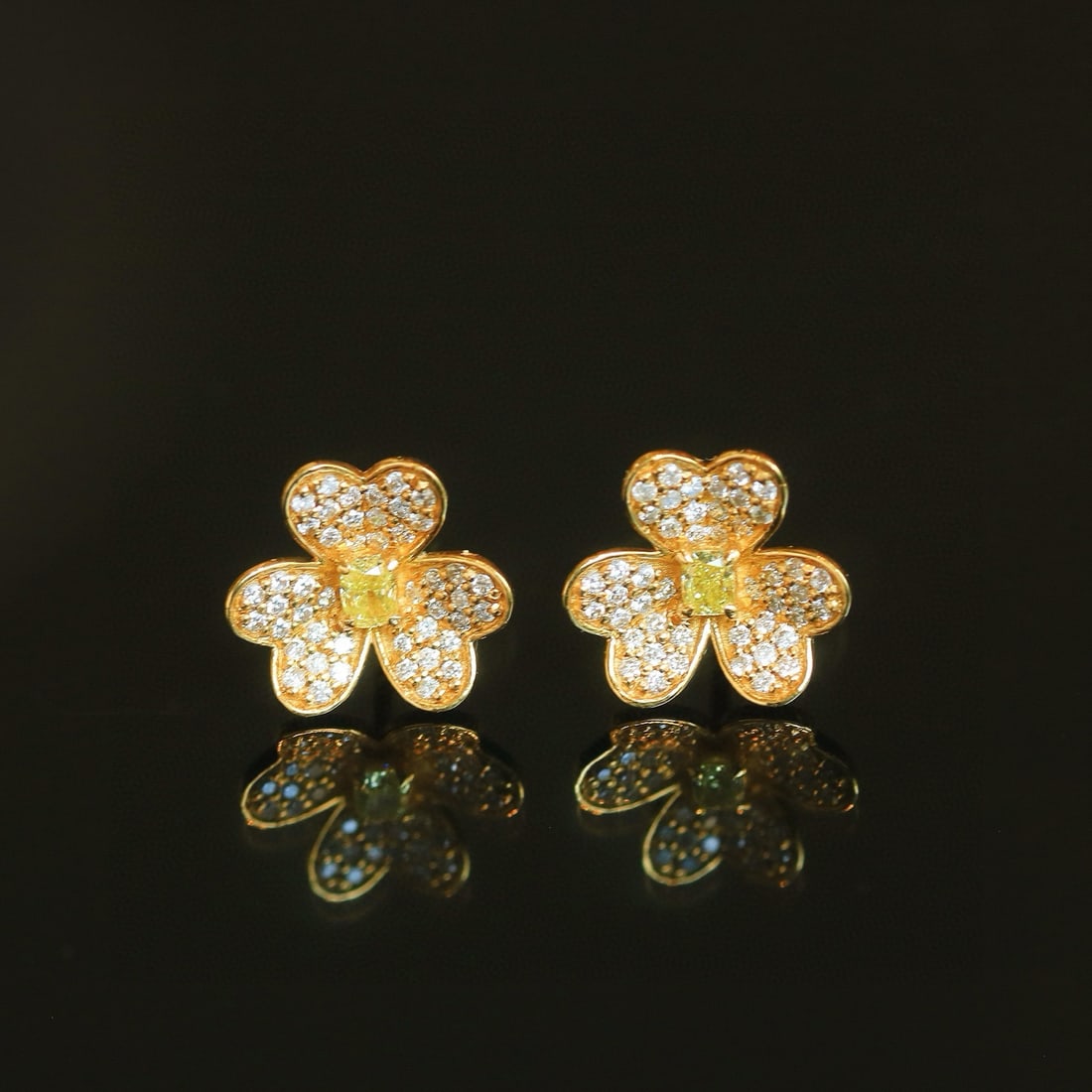 14k Gold 0.52 Ctw Natural Yellow Diamond & Diamond & Flowers Earrings: Ref:230953198 // gold content:14k gold // main gemstone:yellow diamond // shape:cushion // carat weight:0. 25ct // color:yellow // treatment:natural // // adjacent gemstone 2 : diamond // shape:round