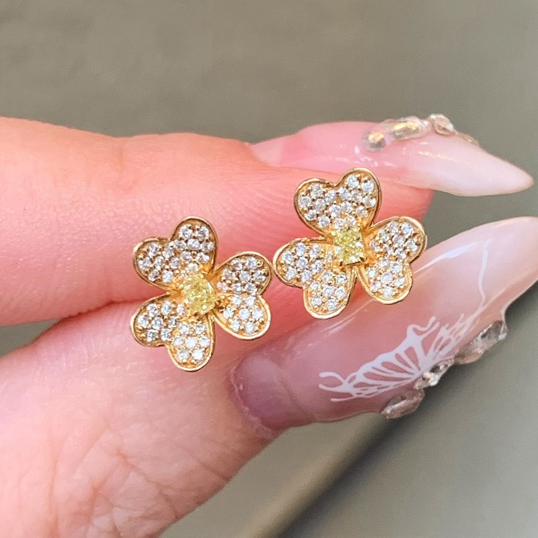 14k Gold 0.52 Ctw Natural Yellow Diamond & Diamond & Flowers Earrings - 4