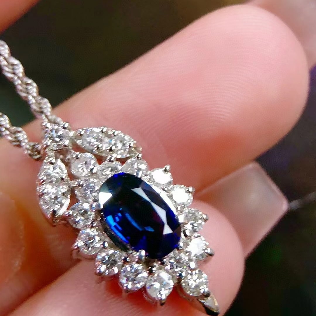 14k Gold 1.80 Ctw Natural Sapphire & Diamond Pendant( Without Chain ): Ref:230953207 // gold content:14k gold // main gemstone:sapphire // shape:oval // carat weight:1. 05ct // color:royal blue // treatment:natural // // adjacent gemstone 2 : diamond // shape:round //