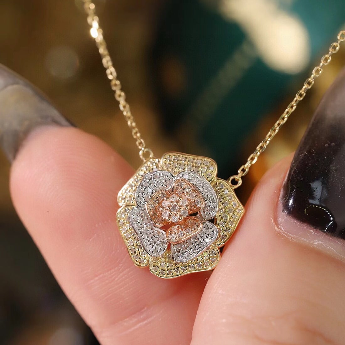 14k Gold 0.3 Ct Natural H Diamond & Flowers Necklace - 2