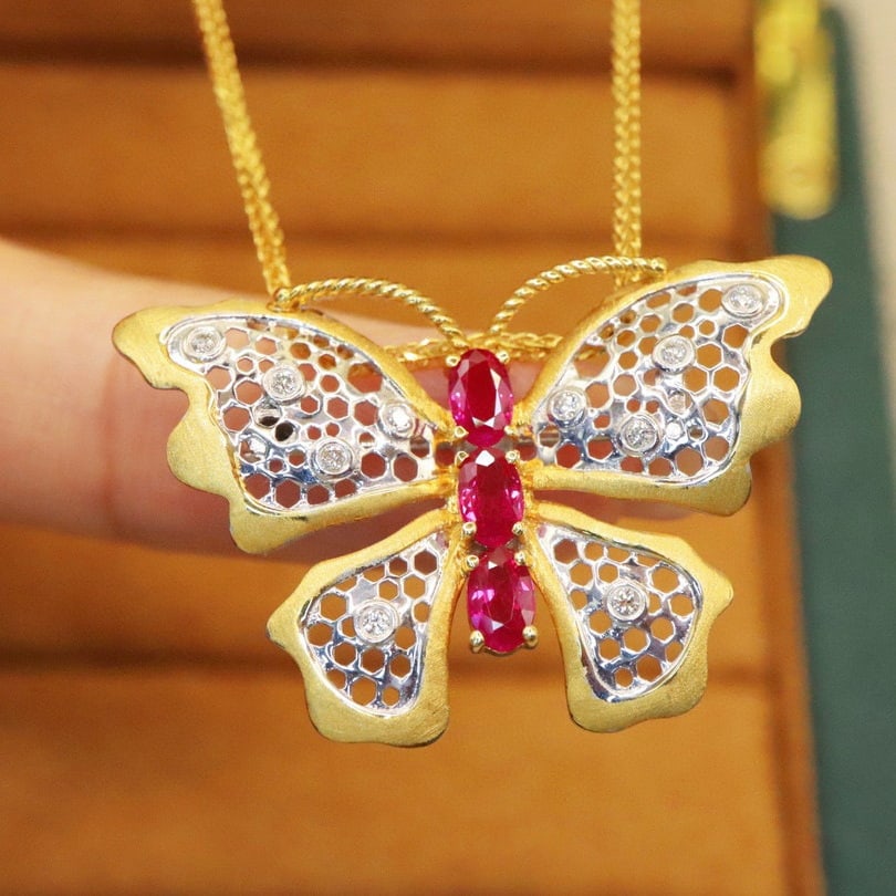 14k Gold 0.85 Ctw Natural Ruby & Diamond & Butterfly Brooch/pendant( Without Chain ): Ref:230954063 // gold content:14k gold // main gemstone:ruby // shape:oval // carat weight:0. 75ct // color:red // treatment:natural // // adjacent gemstone 2 : diamond // number of stones:10 //