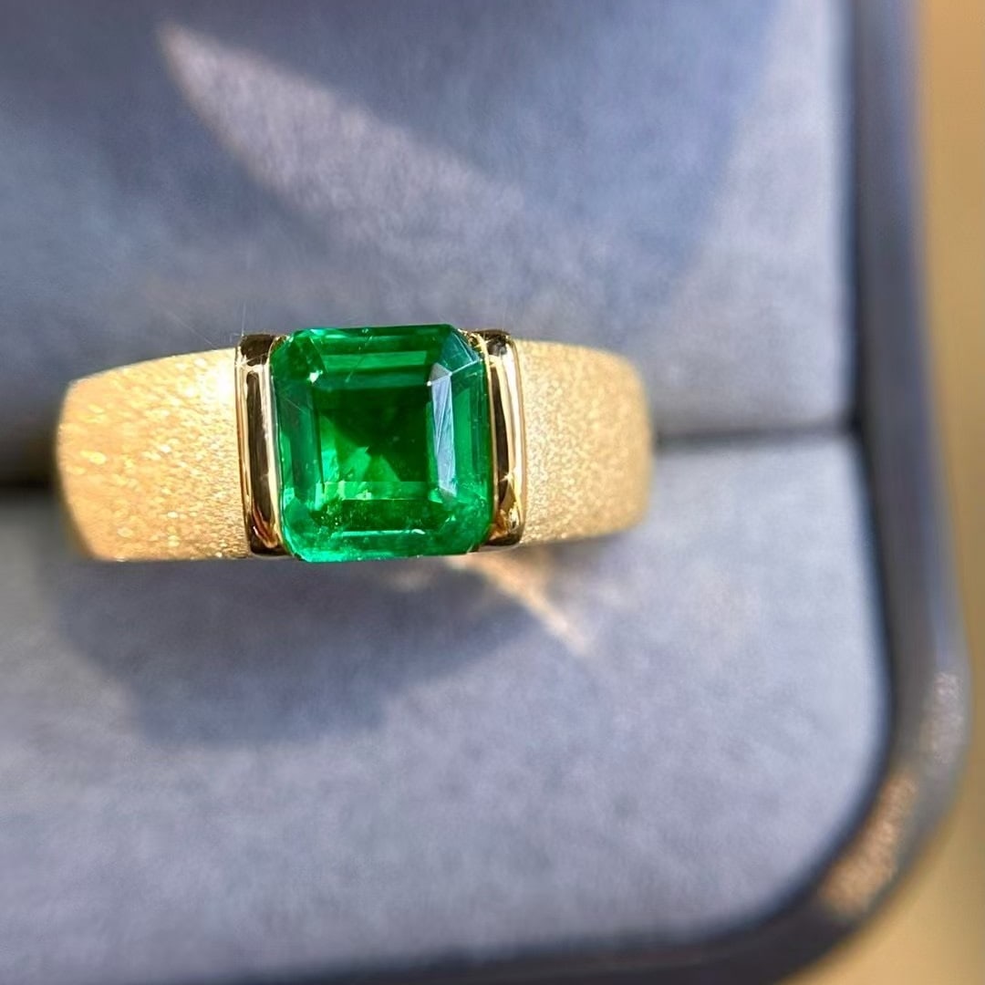 14k Gold 1.65 Ct Vivid Green Natural Emerald Ring (1 of 4)