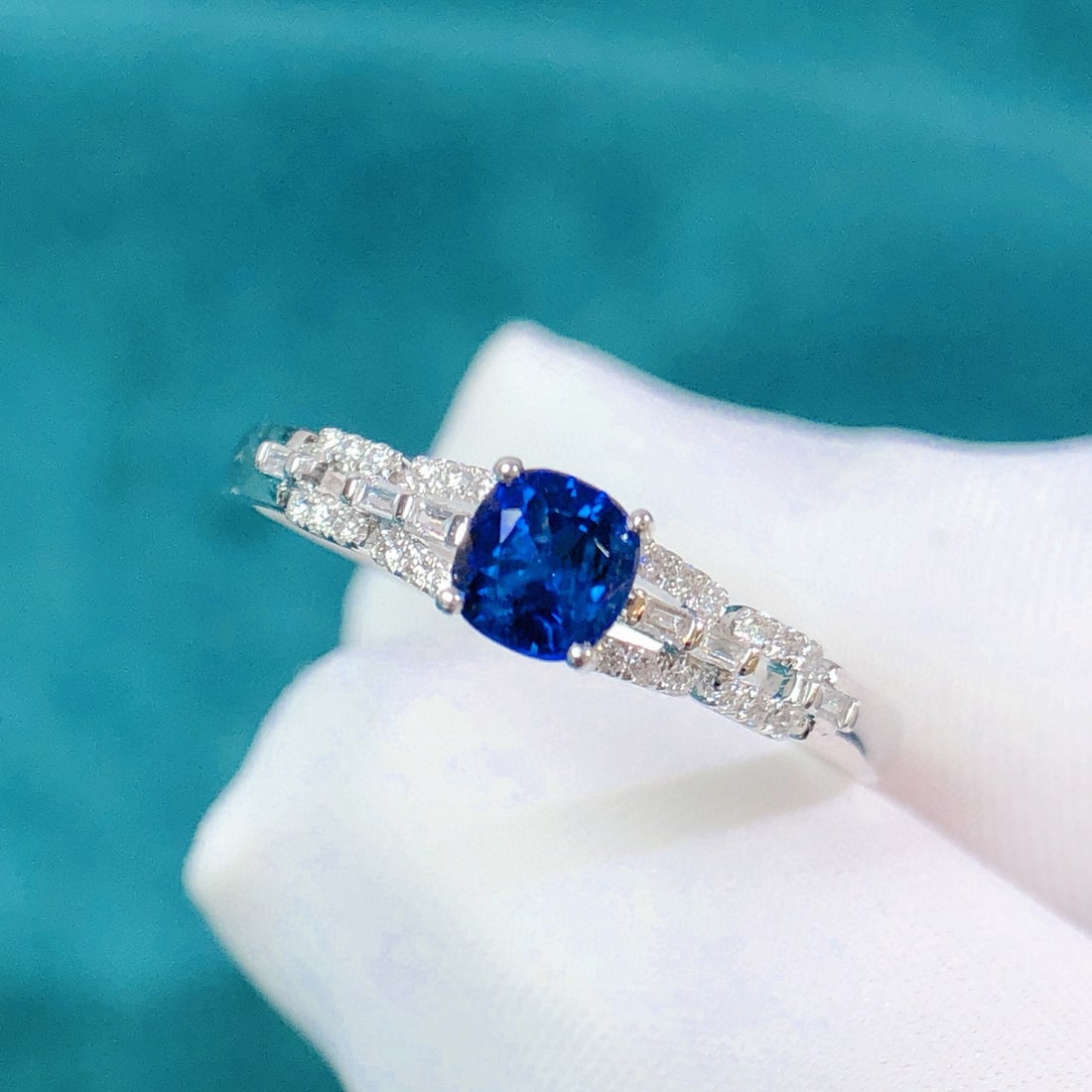 14k Gold 0.59 Ctw Natural Sapphire & Diamond Ring - 5