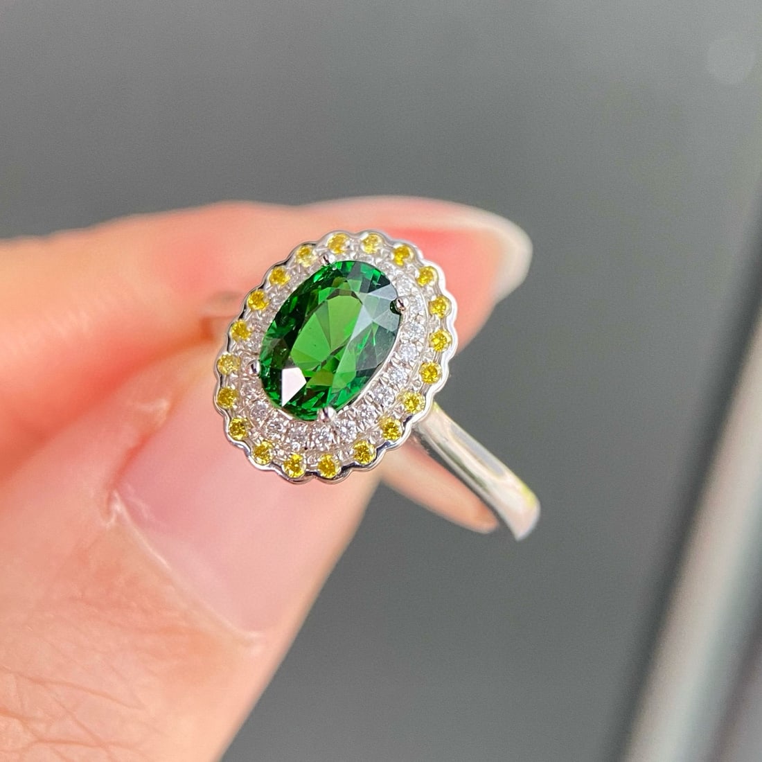 14k Gold 1.6 Ctw Natural Tsavorite & Diamond Ring - 3