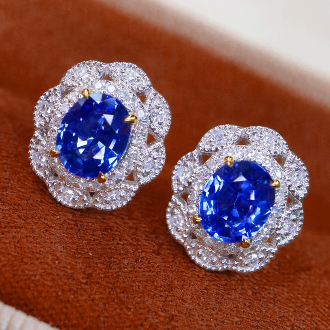 14k Gold 1.72 Ctw Natural Sapphire & Diamond Earrings: Ref:230954374 // gold content:14k gold // main gemstone:sapphire // shape:oval // carat weight:1. 51ct // color:blue // treatment:natural // // adjacent gemstone 2 : diamond // shape:round // carat we