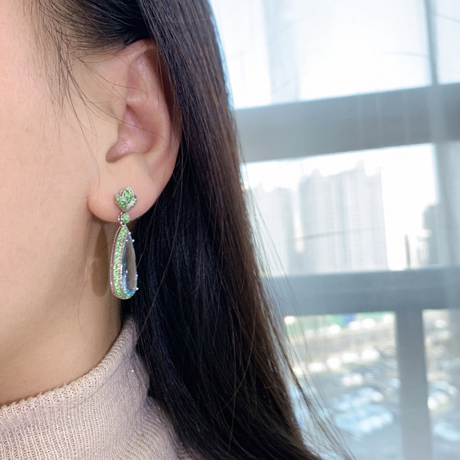 14k Gold 5.95 Ct Natural Aquamarine & Tsavorite Earrings - 4